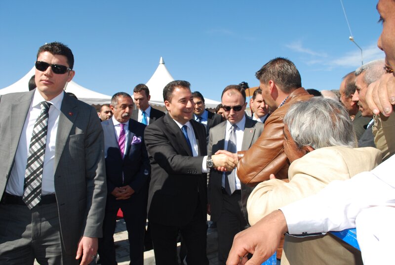 2013 yl Hastanenin Resmi Al ile mam Hatip Ortaokulu'nun temel atma treninden resimler